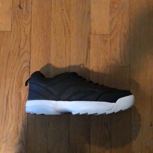 Black chunky sneakers